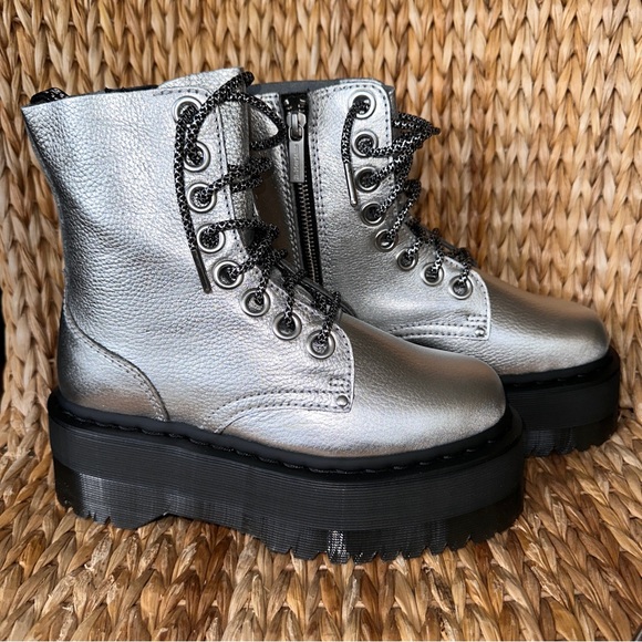New Dr.Martens Silver Metallic Jadon Max - Picture 7 of 12